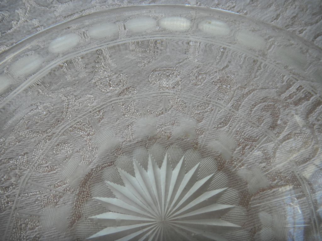 Hand-cut and etched early 1990s Glass Serving Bowl Hand-cut and etched early 1990s Glass Serving Bowl