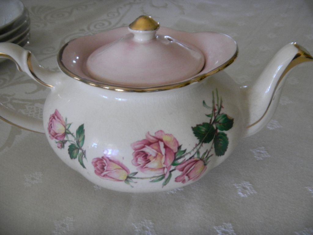 English Cottage Rose Tea Pot English Cottage Rose Tea Pot