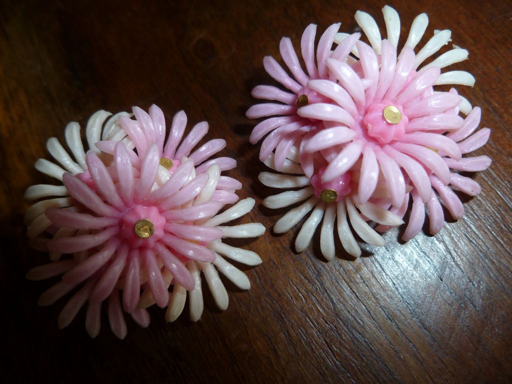 Vintage 1950's Plastic Flower Earrings Vintage 1950's Plastic Flower Earrings