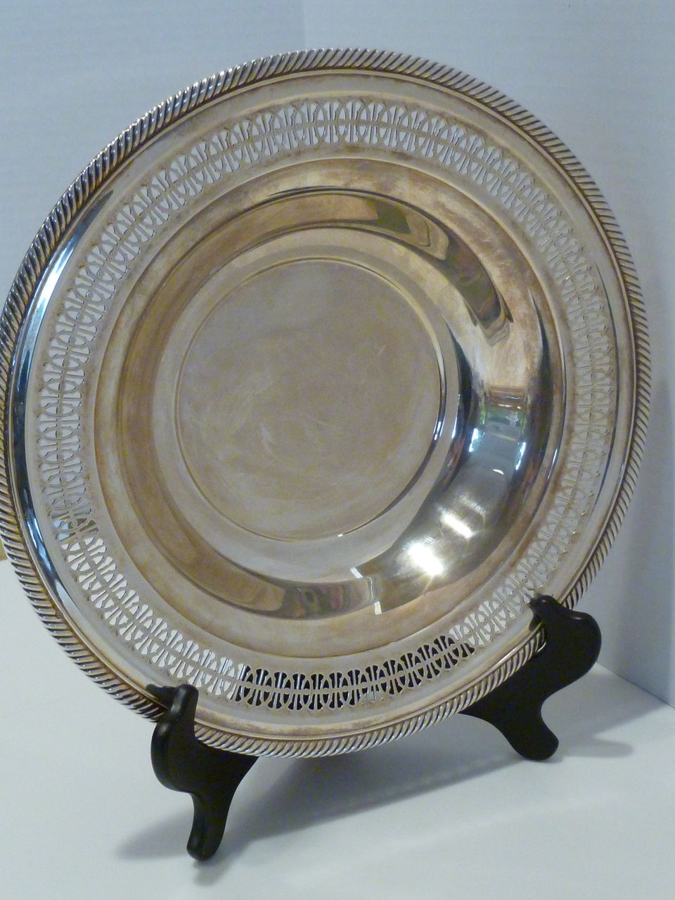 Vintage Wm Rogers 835 Reticulated Silverplate Bowl Vintage Wm Rogers 835 Reticulated Silverplate Bowl