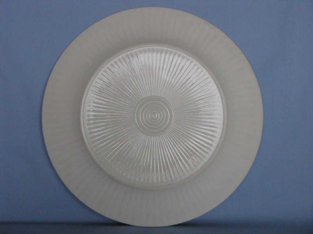 Anchor Hocking Red Band Fish Scale Dinner Plate Anchor Hocking Red Band Fish Scale Dinner Plate