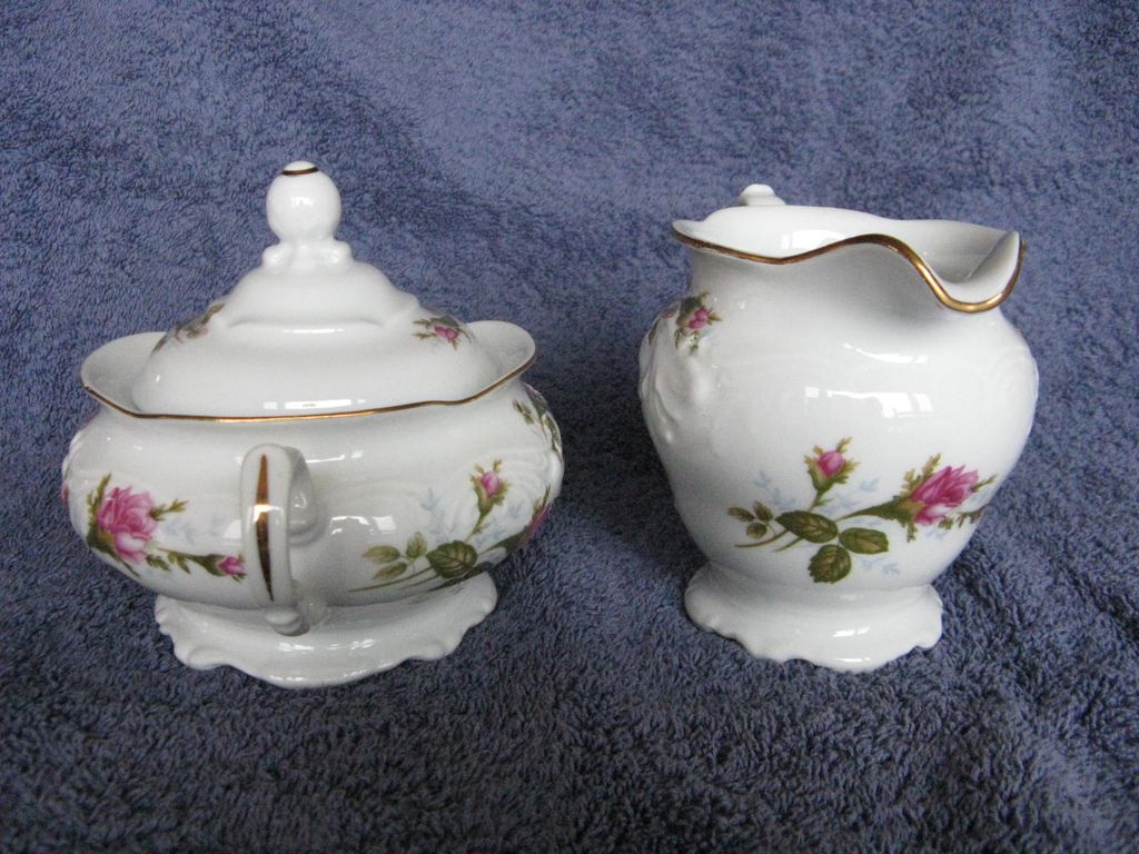 Wawel Pompadour Rose Creamer & Sugar Made in Poland Wawel Pompadour Rose Creamer & Sugar Made in Poland