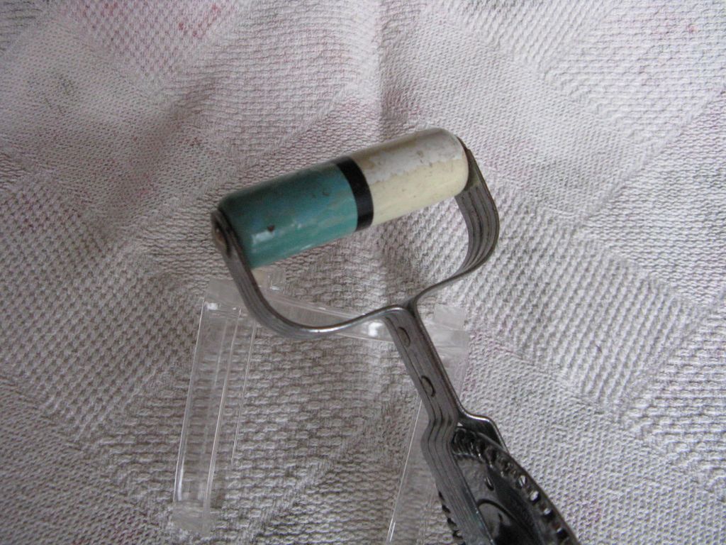 Vintage Ekco Hand Held Hi-Speed Beater Vintage Ekco Hand Held Hi-Speed Beater