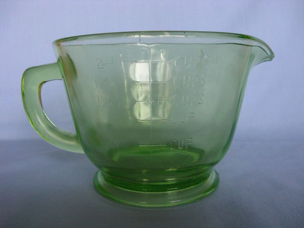 Green Hocking Glass 2 Cups Measuring Pitcher Green Hocking Glass 2 Cups Measuring Pitcher
