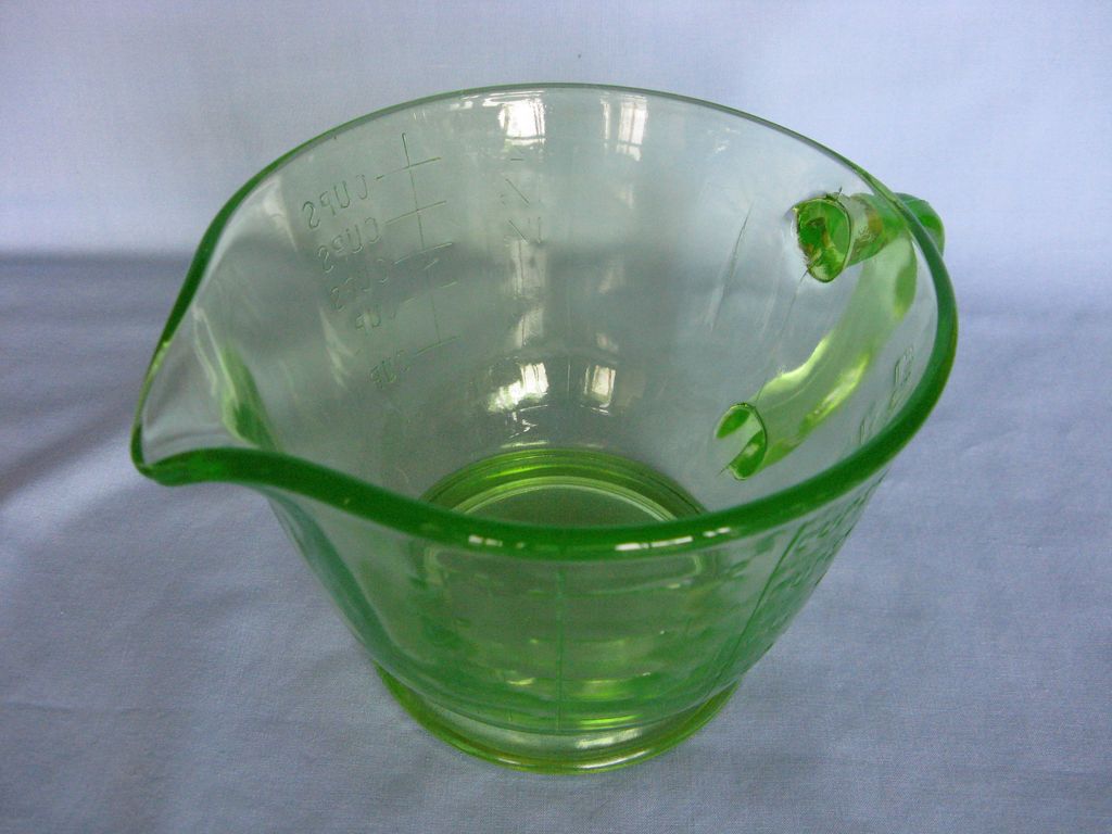 Green Hocking Glass 2 Cups Measuring Pitcher Green Hocking Glass 2 Cups Measuring Pitcher