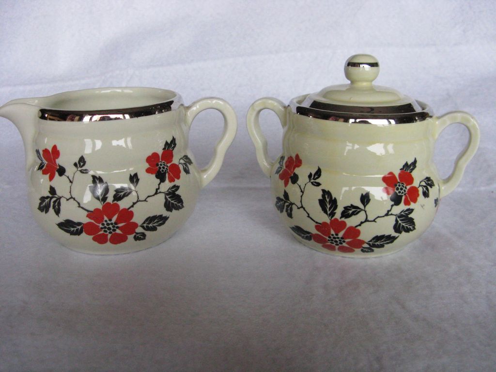 Hall China Red Poppy Daniel Creamer & Sugar And Lid Hall China Red Poppy Daniel Creamer & Sugar And Lid