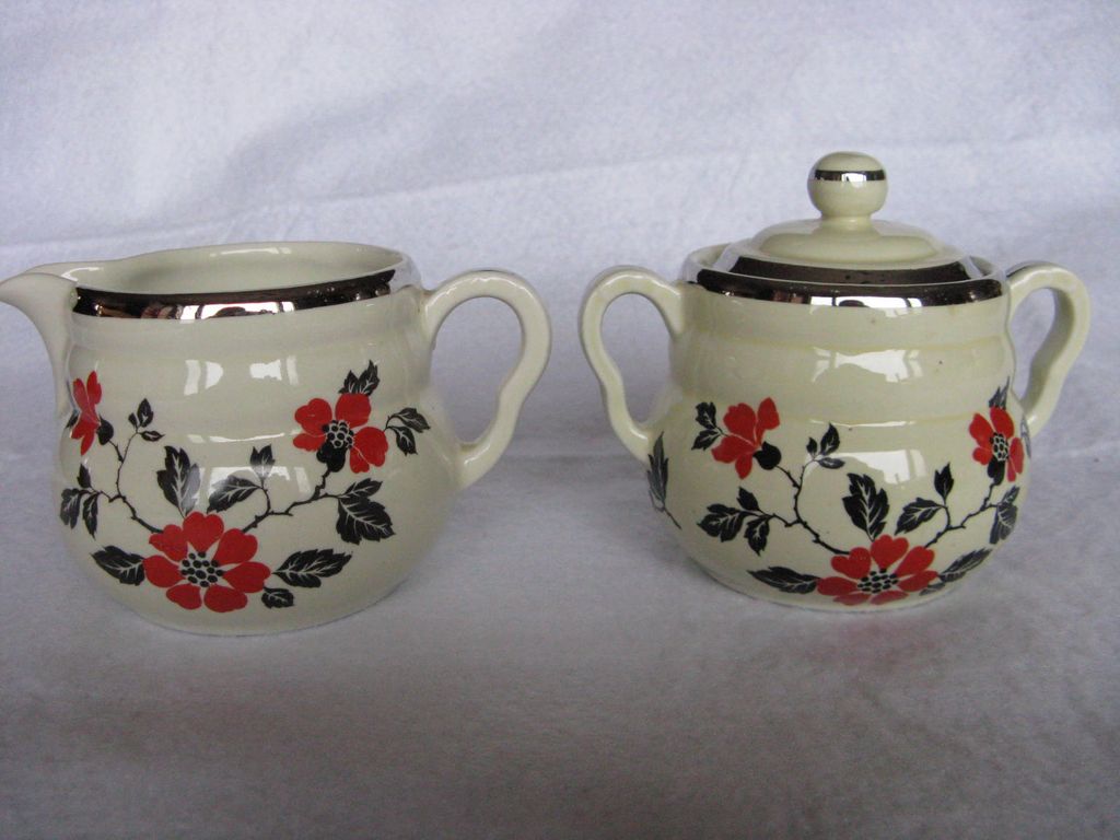 Hall China Red Poppy Daniel Creamer & Sugar And Lid Hall China Red Poppy Daniel Creamer & Sugar And Lid