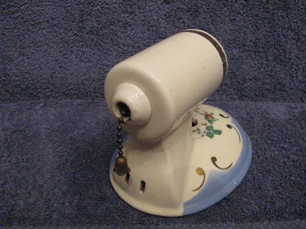 Porcelier Wall Sconce With Floral Decoration Porcelier Wall Sconce With Floral Decoration
