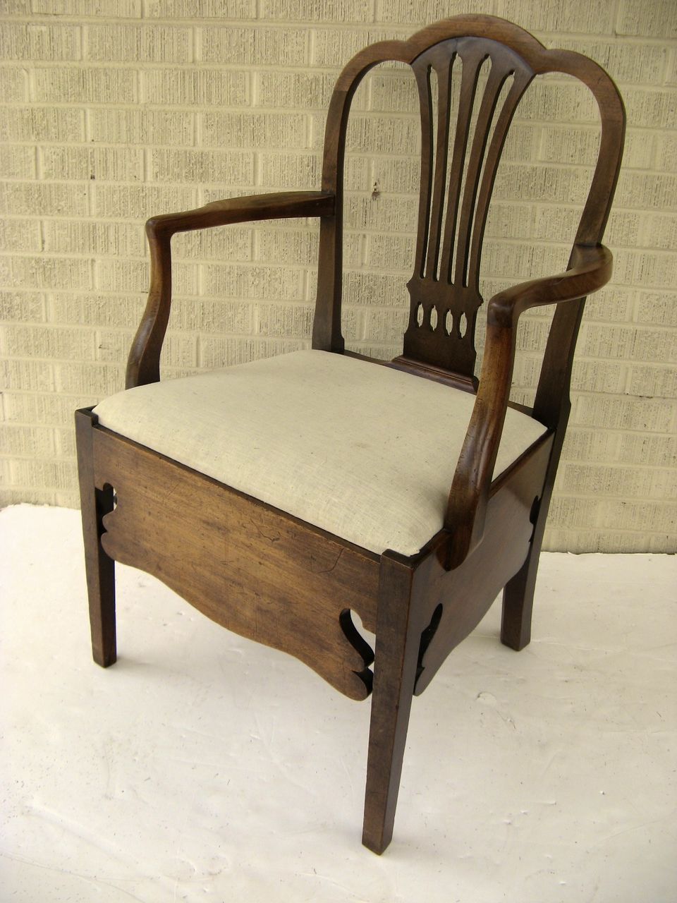 English Mahogany Hepplewhite Commode Chair English Mahogany Hepplewhite Commode Chair