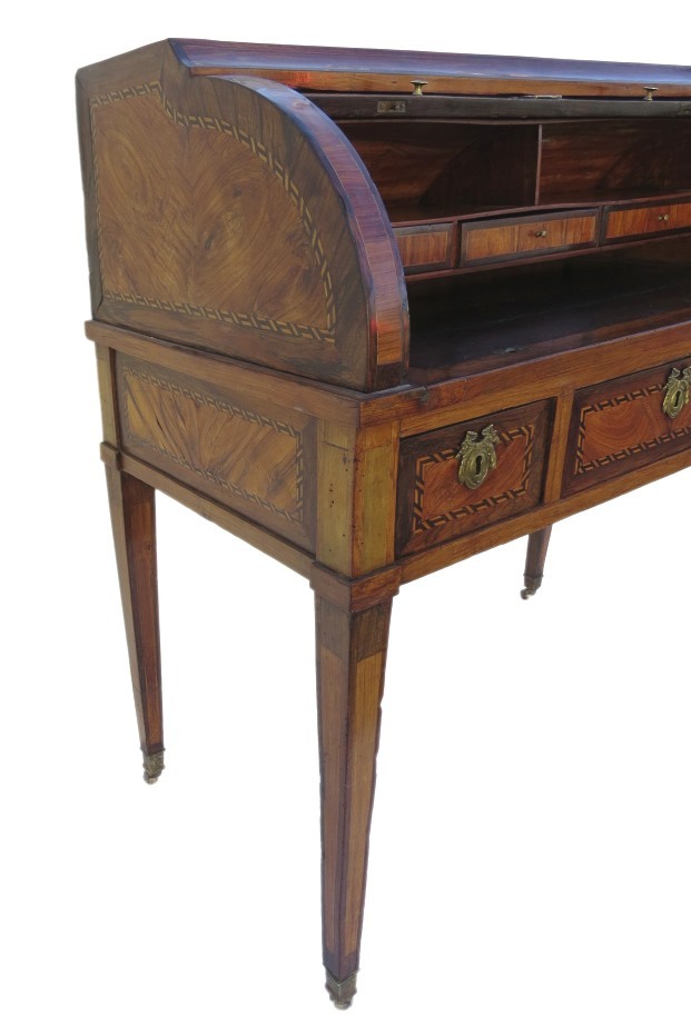 Italian Cylinder Desk with Oyster Rosewood Veneers Italian Cylinder Desk with Oyster Rosewood Veneers