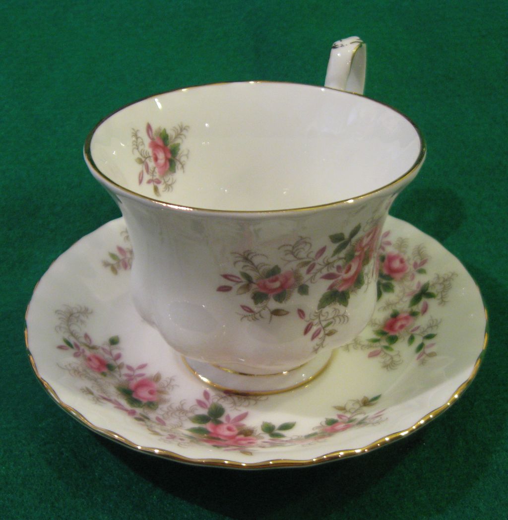 "Lavender Rose" Teacup and Saucer Set by Royal Albert "Lavender Rose" Teacup and Saucer Set by Royal Albert