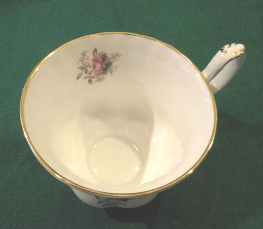 "Lavender Rose" Teacup and Saucer Set by Royal Albert "Lavender Rose" Teacup and Saucer Set by Royal Albert