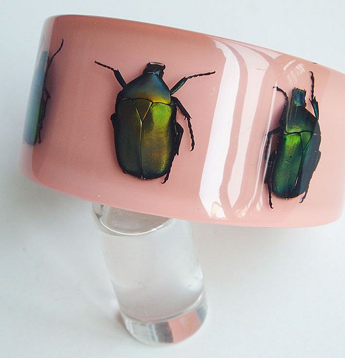 Pink lucite bracelet with real insects Pink lucite bracelet with real insects