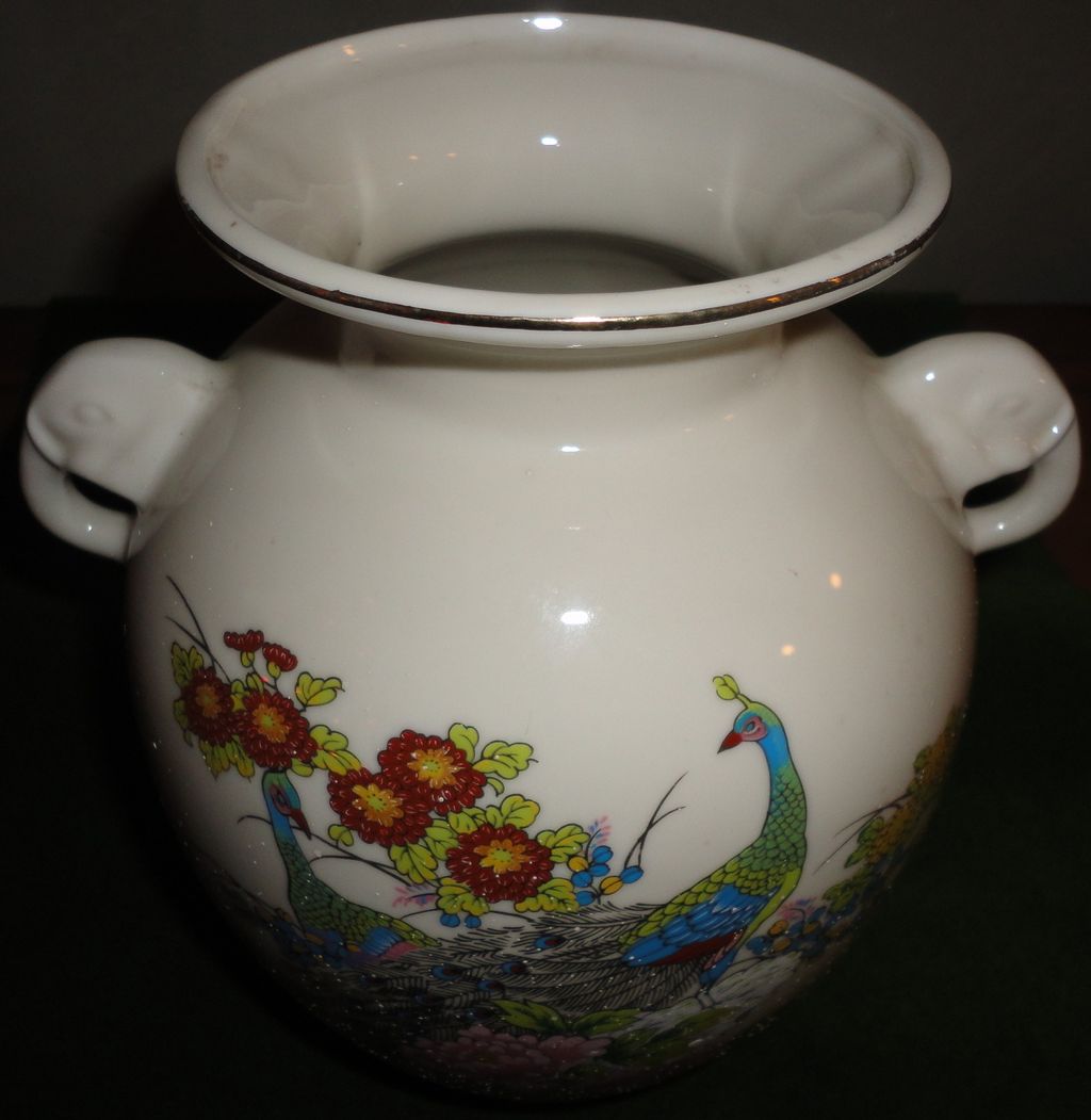No.CH 001 Tozai Koeki Peacock Ceramic Japanese Vase No.CH 001 Tozai Koeki Peacock Ceramic Japanese Vase