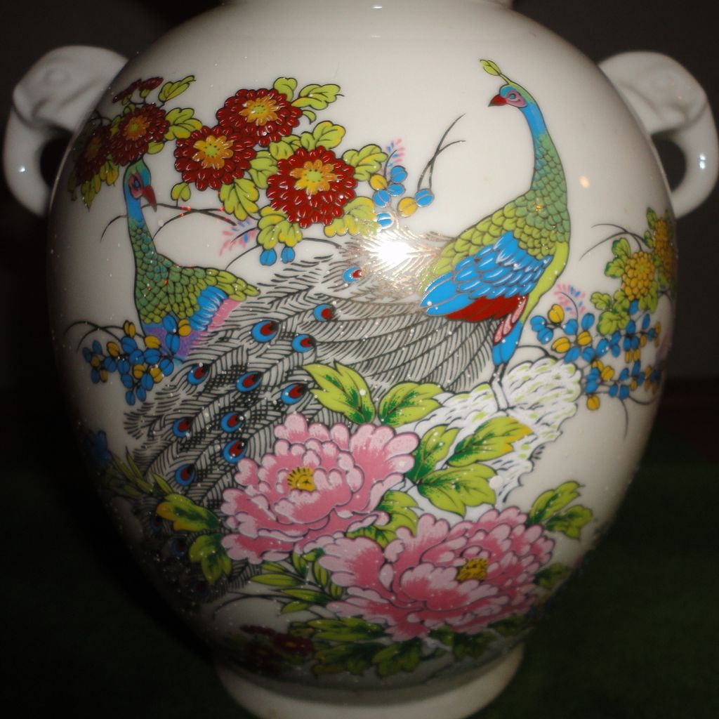 No.CH 001 Tozai Koeki Peacock Ceramic Japanese Vase No.CH 001 Tozai Koeki Peacock Ceramic Japanese Vase