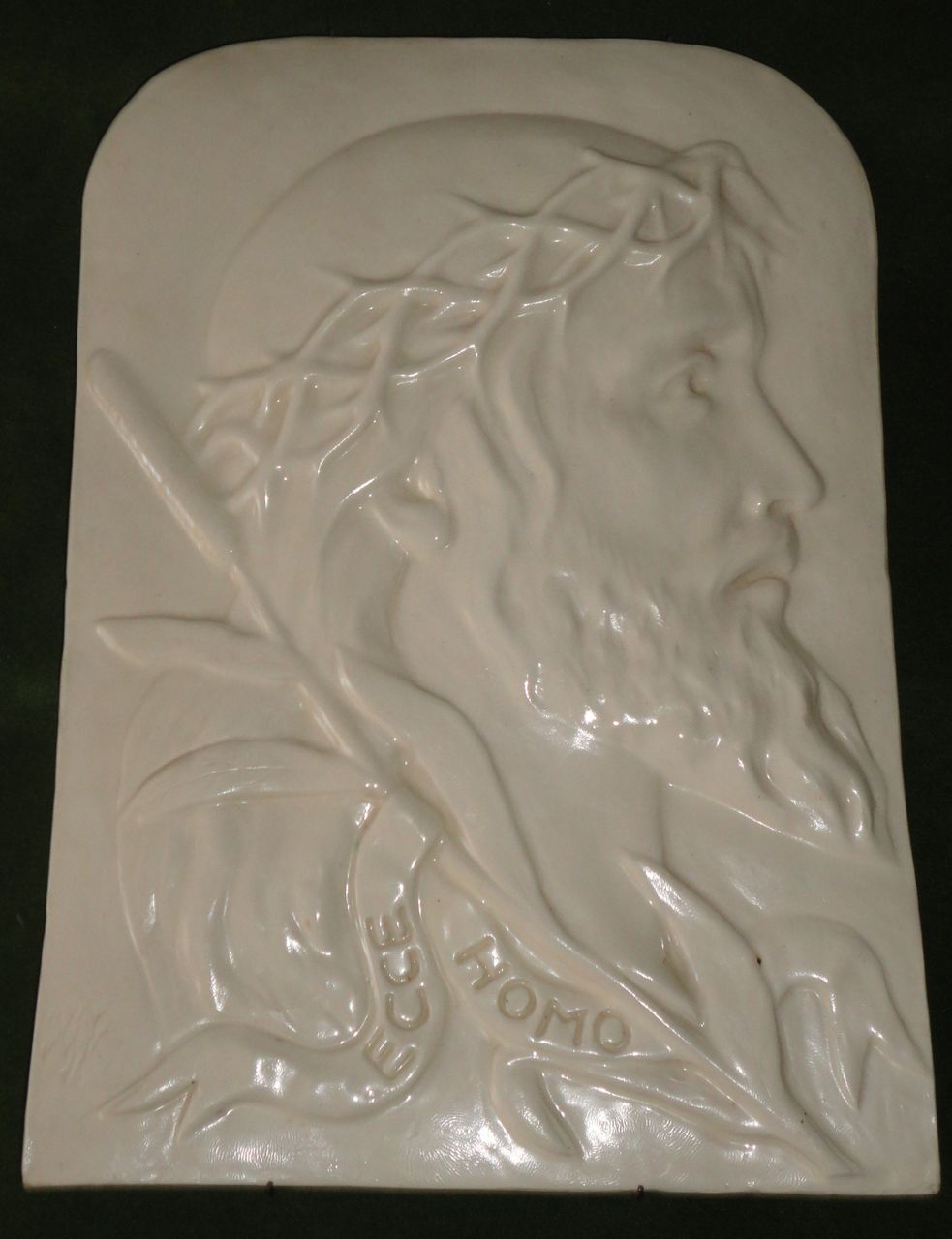 Vintage Ecce Homo White Porcelain Wall Hang Plaque Christ. Vintage Ecce Homo White Porcelain Wall Hang Plaque Christ.