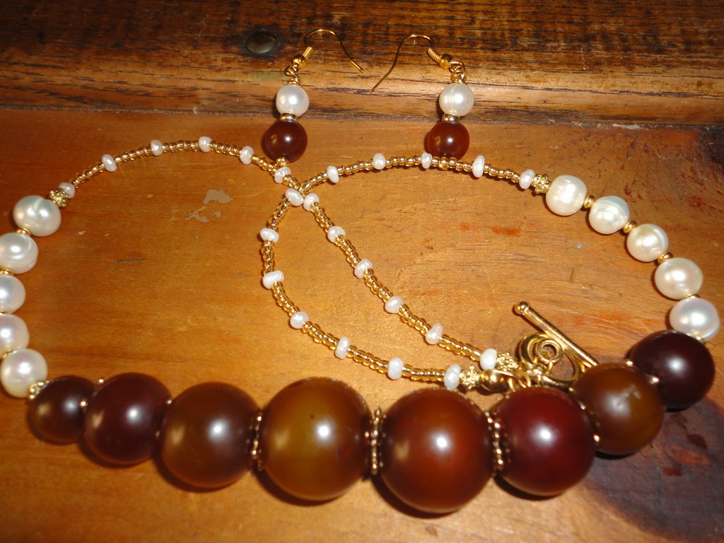 Exquisite Amber,Cultured Pearls And Czech Glass Necklace Earrings Set Exquisite Amber,Cultured Pearls And Czech Glass Necklace Earrings Set