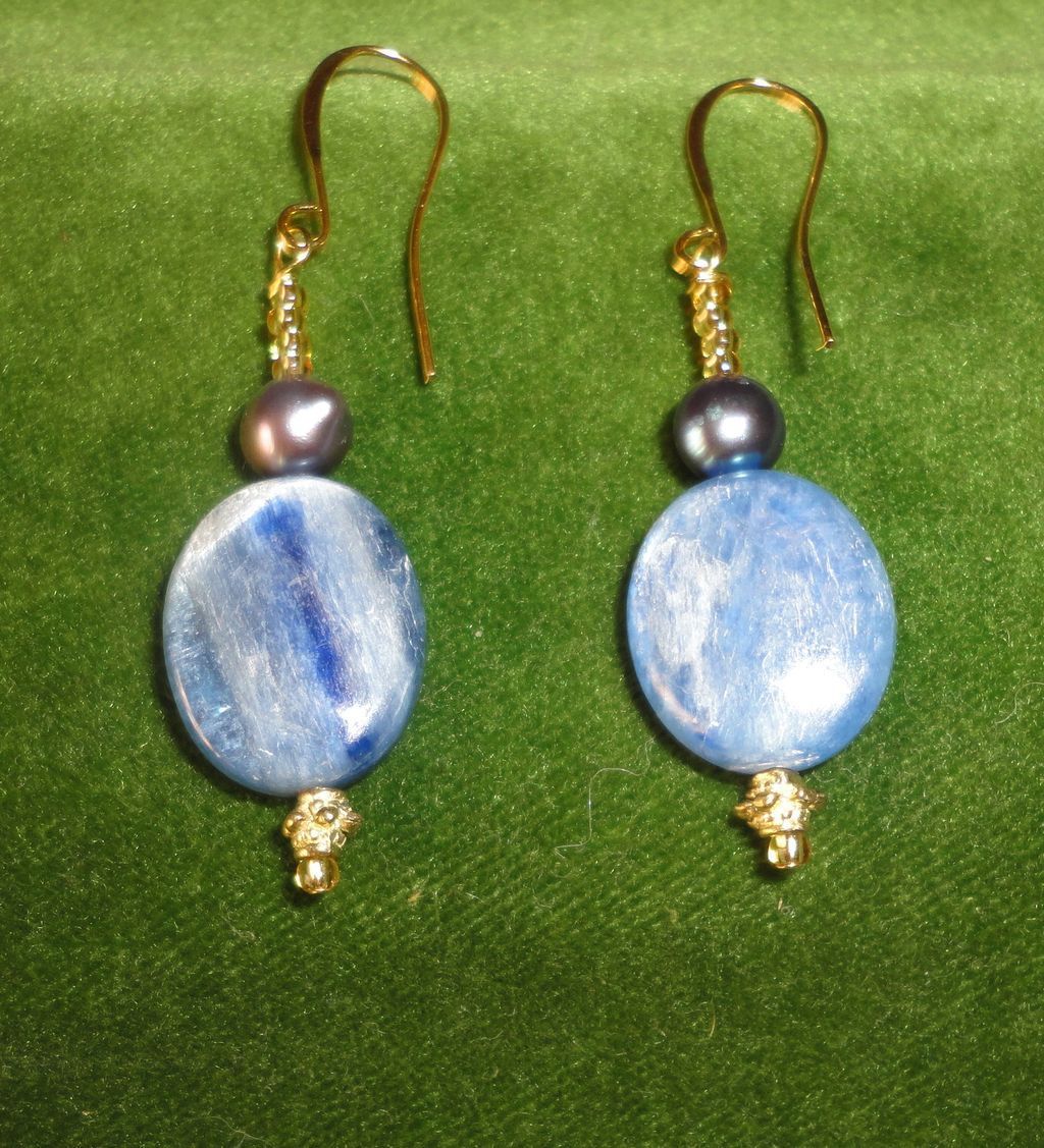 Blue Agate and Gray Cultured Pear Gold Plated Hook Earrings. Blue Agate and Gray Cultured Pear Gold Plated Hook Earrings.