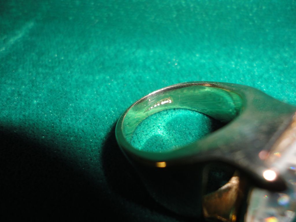 Exquisite Vintage Cushion-Cut Crystals Woman Ring Exquisite Vintage Cushion-Cut Crystals Woman Ring