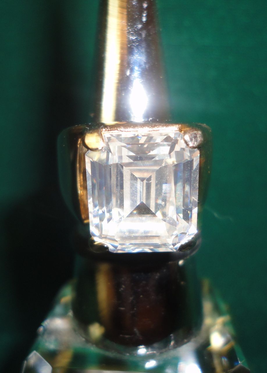 Exquisite Vintage Cushion-Cut Crystals Woman Ring Exquisite Vintage Cushion-Cut Crystals Woman Ring