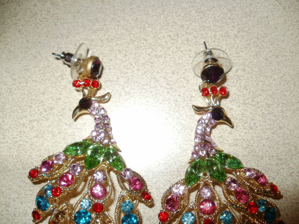 Beautiful Vintage Rhinestones Large Peacock Diva Earrings. Beautiful Vintage Rhinestones Large Peacock Diva Earrings.