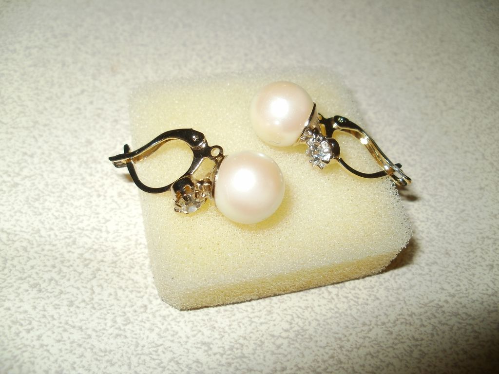 Beautiful Vintage Gold Plated Italian Dormeuse Leverback Pearl Rhinestone Earrings. Beautiful Vintage Gold Plated Italian Dormeuse Leverback Pearl Rhinestone Earrings.