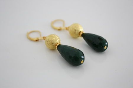 Beautiful Vintage Gold Plated Facetted Emerald Leverback Earrings. Beautiful Vintage Gold Plated Facetted Emerald Leverback Earrings.