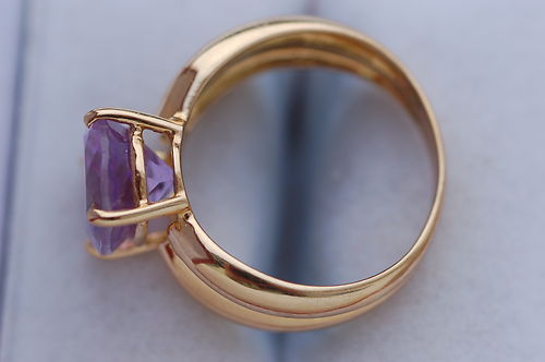Beautiful Antique French 18 Carat Gold Amethyst Ring. Beautiful Antique French 18 Carat Gold Amethyst Ring.
