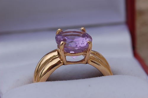 Beautiful Antique French 18 Carat Gold Amethyst Ring. Beautiful Antique French 18 Carat Gold Amethyst Ring.