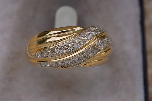 Stunning Antique French 18 Carat Gold Diamond Ring. Stunning Antique French 18 Carat Gold Diamond Ring.