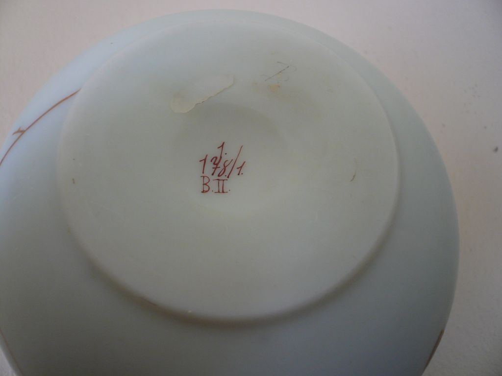 Harrach Cream Custard glass pitcher. Dragonfly gilded. Harrach Cream Custard glass pitcher. Dragonfly gilded.