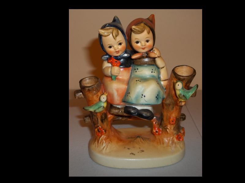 Hummel Figurine Coquettes 179 Hummel Figurine Coquettes 179