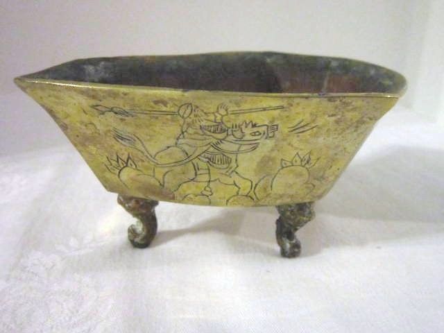 Vintage Chinese Heavy Brass Footed Bowl Vintage Chinese Heavy Brass Footed Bowl