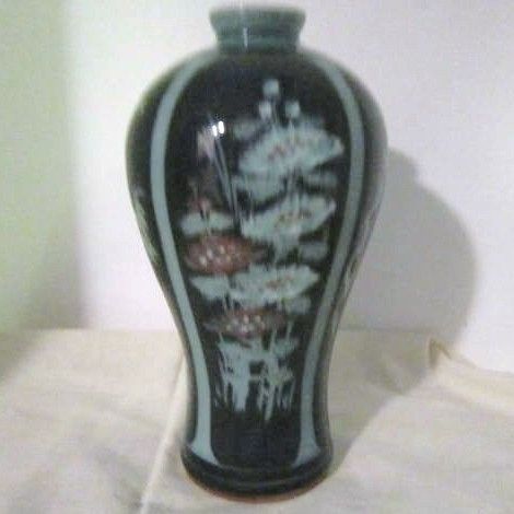 Vintage Collectable Unusual Oriental Porcelain Celadon Vase Vintage Collectable Unusual Oriental Porcelain Celadon Vase