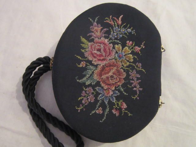 Vintage Black Embroidery Zipper Purse Vintage Black Embroidery Zipper Purse