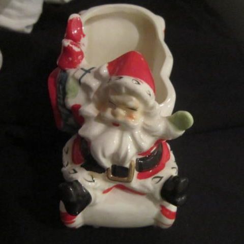 Santa with His Sleigh Planter Santa with His Sleigh Planter