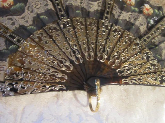 Vintage Spanish lace & fabric hand painted fan with faux tortoise shell Vintage Spanish lace & fabric hand painted fan with faux tortoise shell