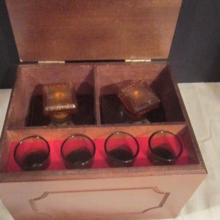 Vintage Liquor Storage Box with Duck Handle Vintage Liquor Storage Box with Duck Handle