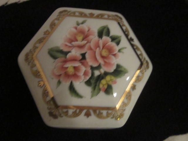 Vintage Hexagon shaped Music Box By Heritage House Vintage Hexagon shaped Music Box By Heritage House