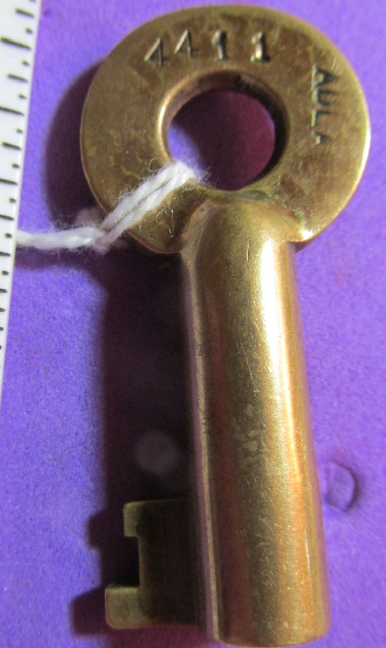 key TOLEDO TERMINAL hollow barrel brass railroad switchkey key TOLEDO TERMINAL hollow barrel brass railroad switchkey