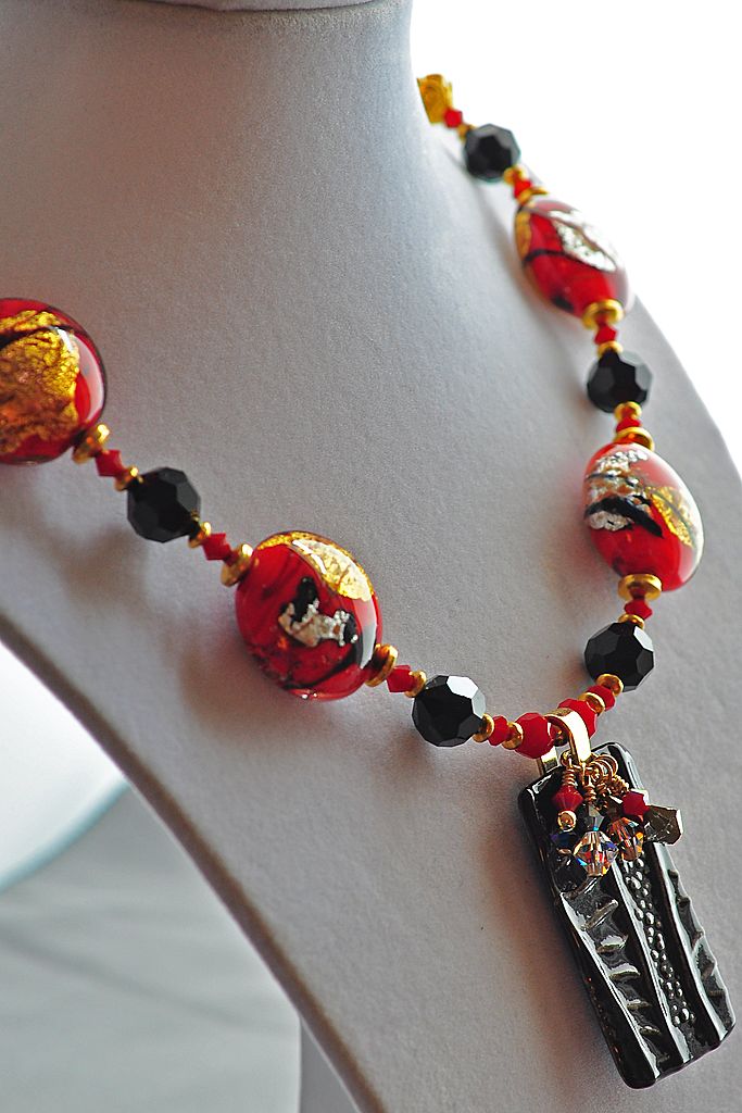 Murano Glass Bead and Swarovski Crystal Ceramic Pendant Necklace Murano Glass Bead and Swarovski Crystal Ceramic Pendant Necklace