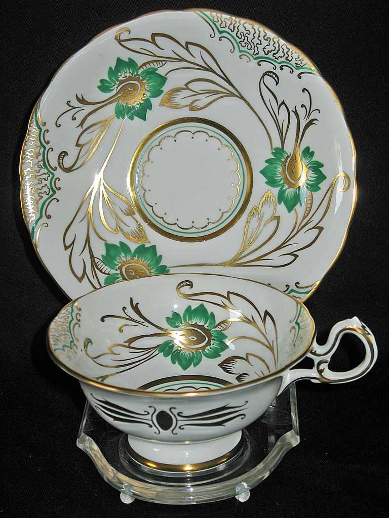 Royal Chelsea Fine Bone China White, Green & Gold Royal Chelsea Fine Bone China White, Green & Gold