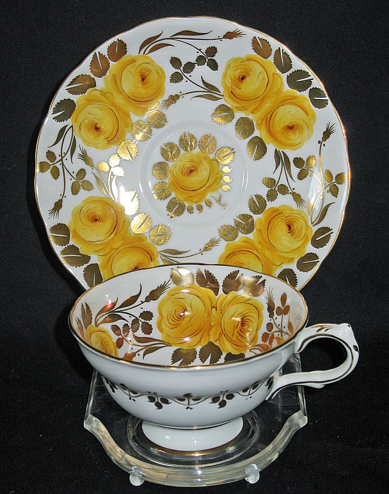 Grosvenor China "Tea Rose" A533 Yellow Roses Grosvenor China "Tea Rose" A533 Yellow Roses