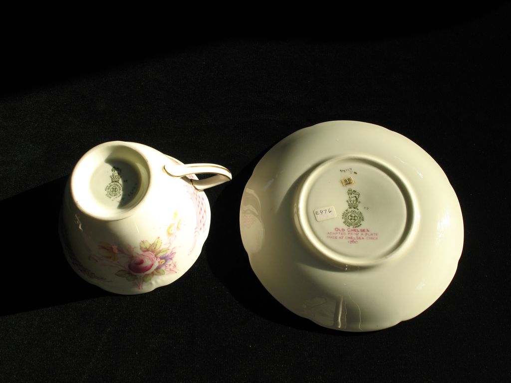 Royal Doulton `Old Chelsea' Rose Flower Cup & Saucer Royal Doulton `Old Chelsea' Rose Flower Cup & Saucer