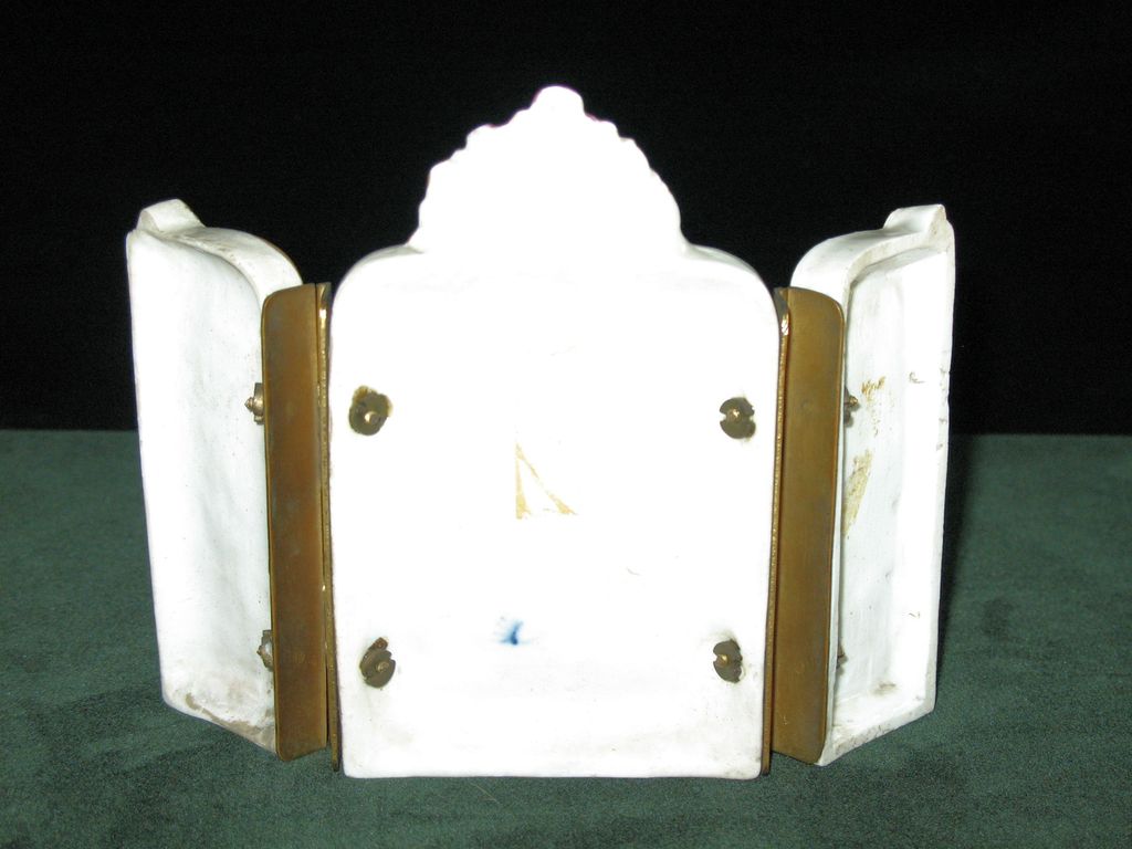 Rare CapodiMonte Miniature Folding Porcelain Screen with Bas-relief Country Scene Rare CapodiMonte Miniature Folding Porcelain Screen with Bas-relief Country Scene