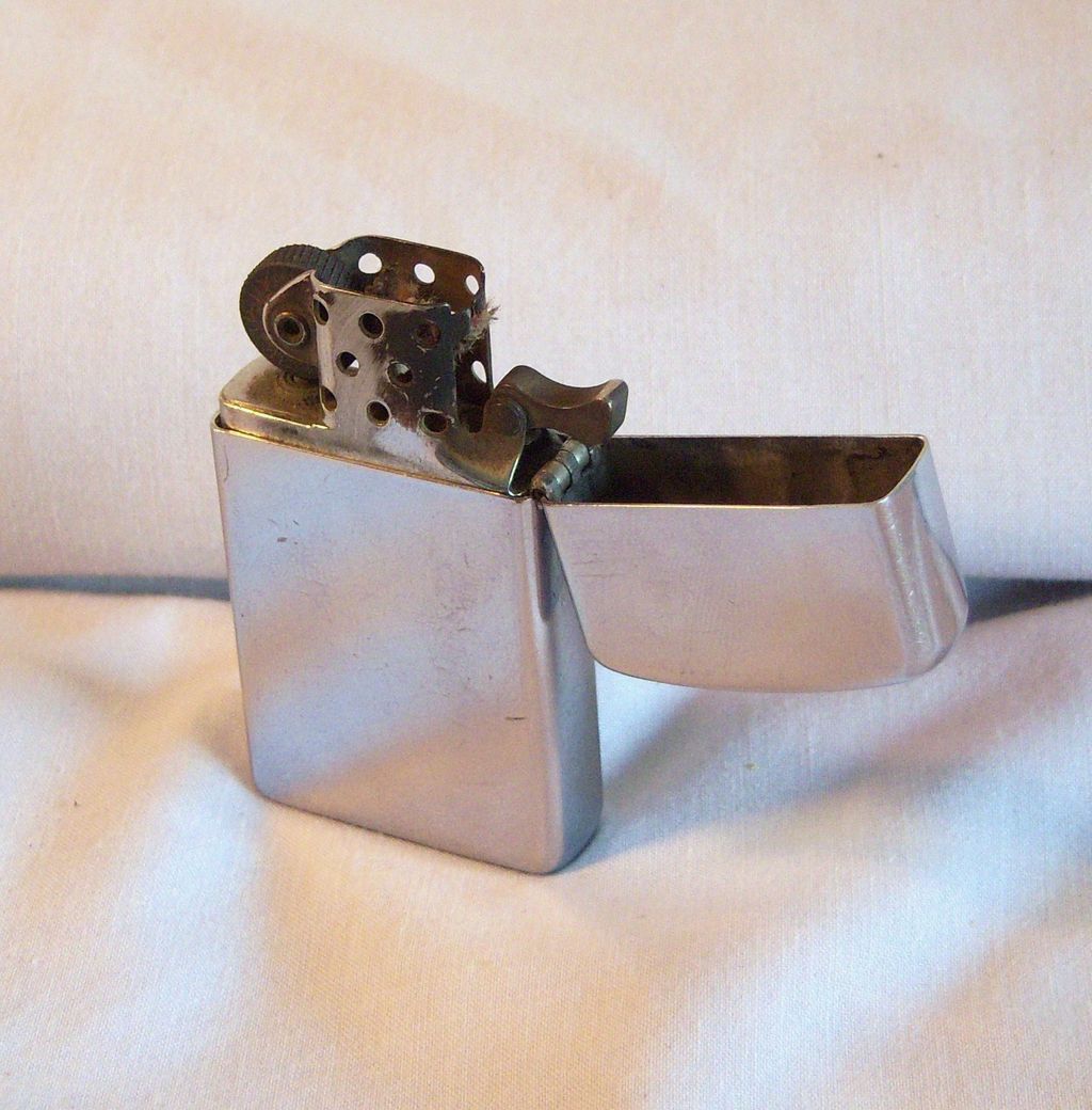 ZIPPO Slim Engraved BECHTEL logo 1962 ZIPPO Slim Engraved BECHTEL logo 1962