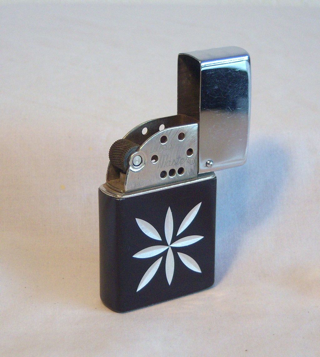 Vintage Wind Master Cigarette Lighter-General Electric Advertiser 1960's Vintage Wind Master Cigarette Lighter-General Electric Advertiser 1960's