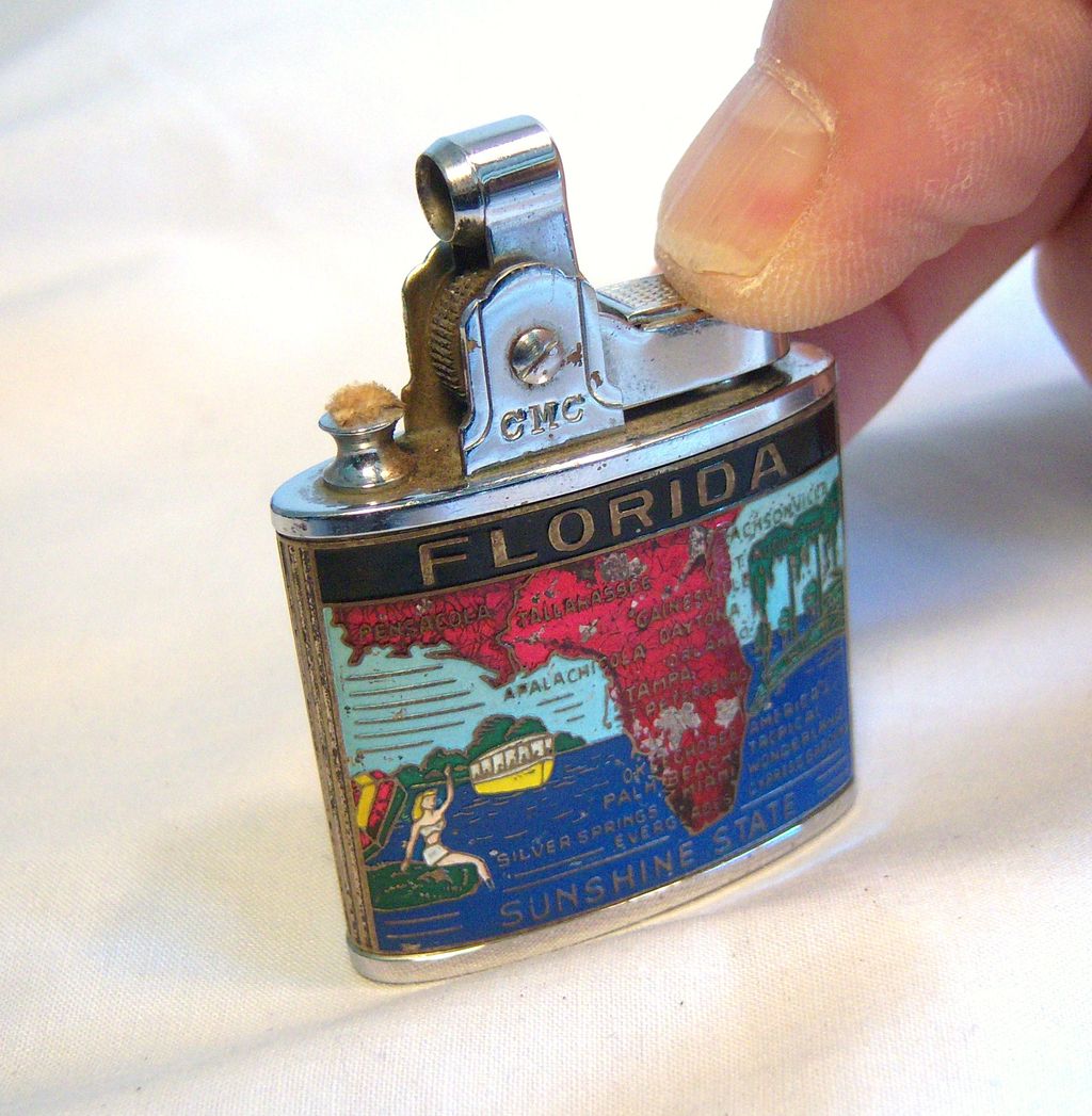 Colorful Florida Sunshine State CMC Pocket Lighter 1950's Colorful Florida Sunshine State CMC Pocket Lighter 1950's
