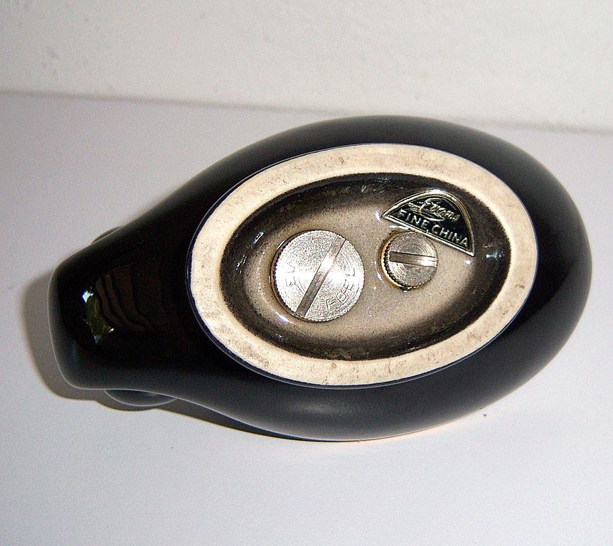 Evans Black Porcelain Table 3 Piece Lighter Set Evans Black Porcelain Table 3 Piece Lighter Set