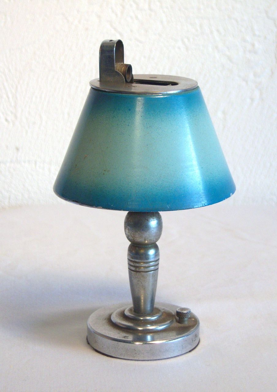 Lamp Cigarette Table Lighter with Blue Shade MIOJ Lamp Cigarette Table Lighter with Blue Shade MIOJ
